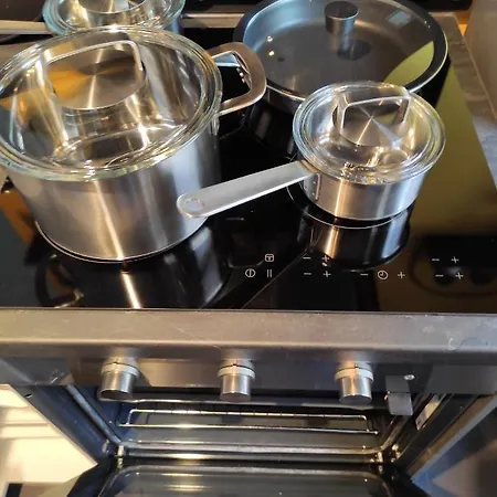 Kunstvoll - Individuelle 4-zimmer Mit Balkon In