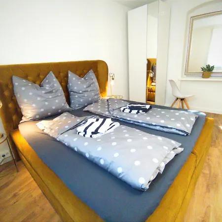 Kunstvoll - Individuelle 4-zimmer Mit Balkon In