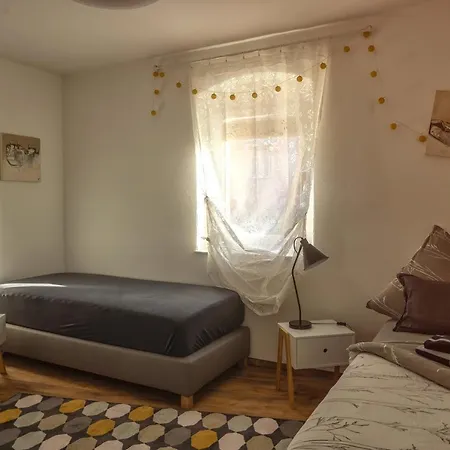 Kunstvoll - Individuelle 4-zimmer Mit Balkon In Meißen