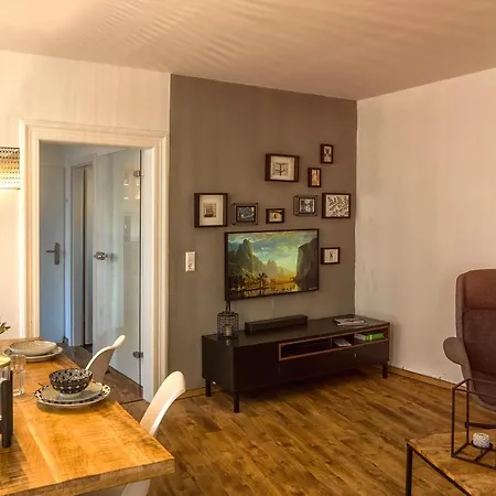 Apartment Kunstvoll - Individuelle 4-zimmer Mit Balkon In Meissen
