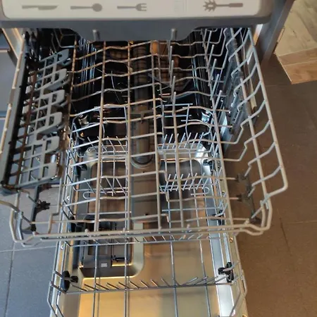 Kunstvoll - Individuelle 4-zimmer Mit Balkon In