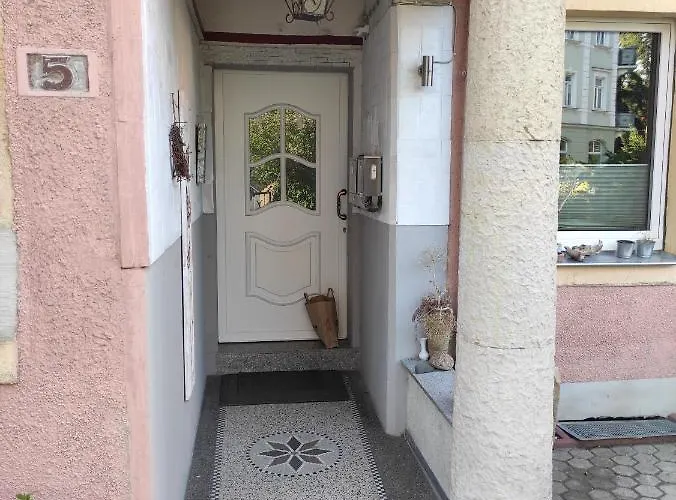 公寓 Kunstvoll - Individuelle 4-zimmer Mit Balkon In *