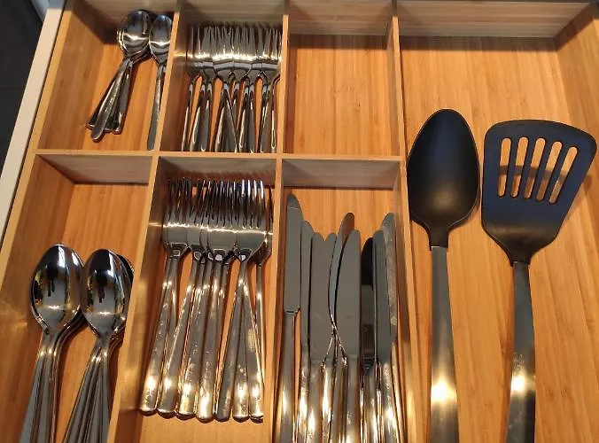 Kunstvoll - Individuelle 4-zimmer Mit Balkon In 公寓