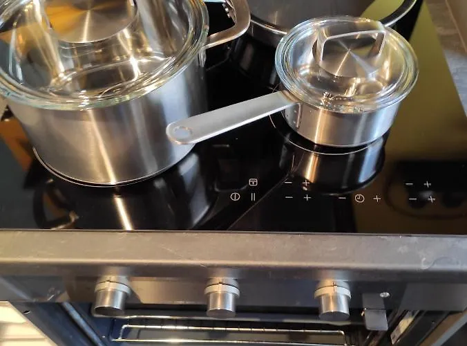 Kunstvoll - Individuelle 4-zimmer Mit Balkon In