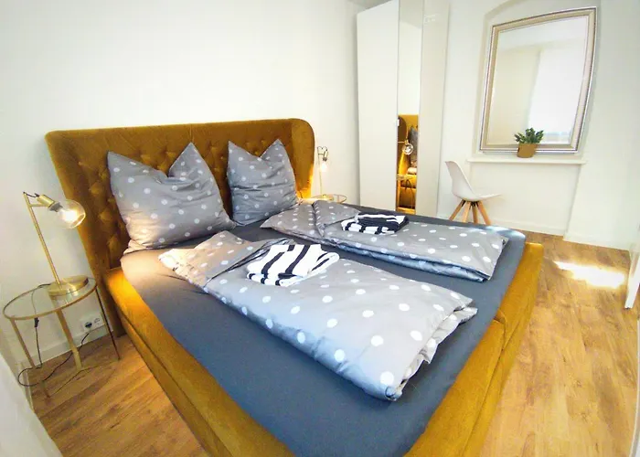 Kunstvoll - Individuelle 4-zimmer Mit Balkon In