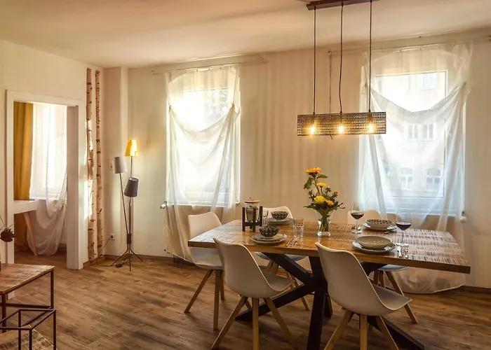 Kunstvoll - Individuelle 4-zimmer Mit Balkon In 公寓 *