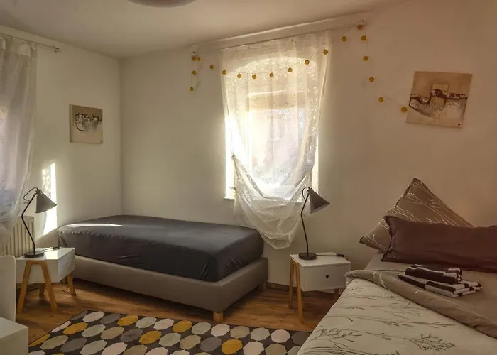 Kunstvoll - Individuelle 4-zimmer Mit Balkon In Meißen