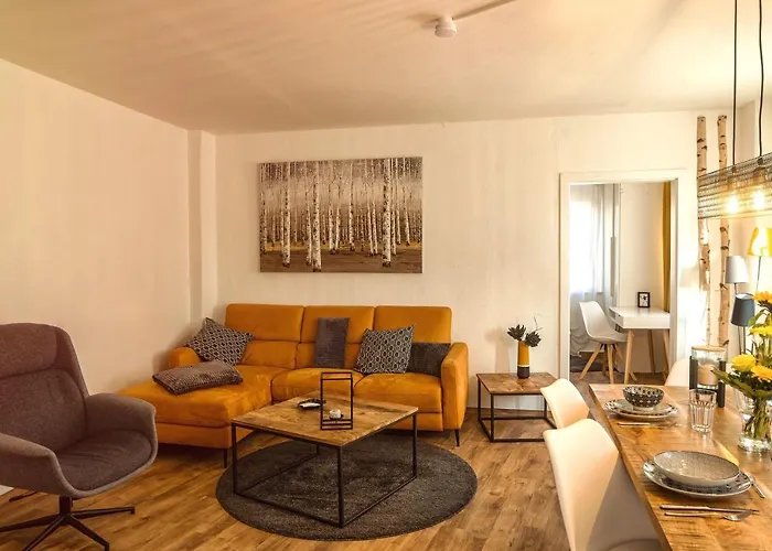 Kunstvoll - Individuelle 4-zimmer Mit Balkon In 公寓